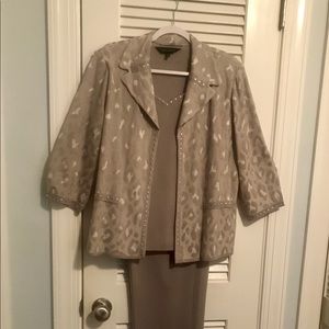 Pant suit